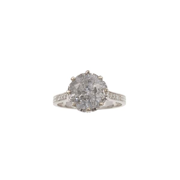 Anello con diamante di vecchio taglio di ct 3.50 circa