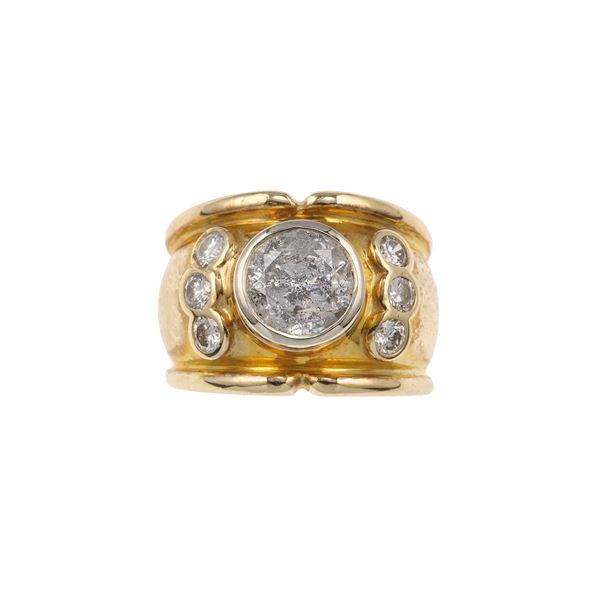 Brilliant-cut diamond and gold ring