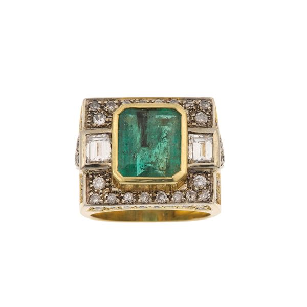 Emerald, diamond and gold ring