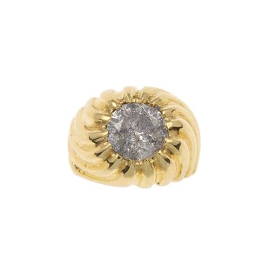 Anello in oro giallo 750 con diamante di vecchio taglio, ct 2.70 circa