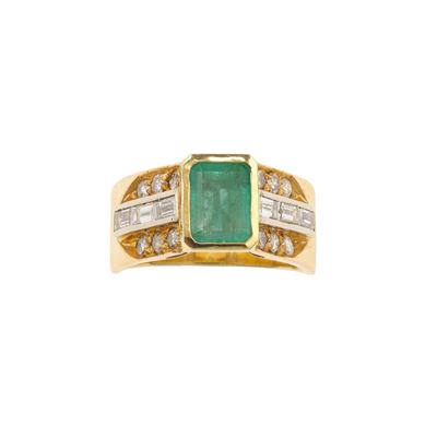 Repossi, Anello con smeraldo e diamanti in oro giallo 750/1000