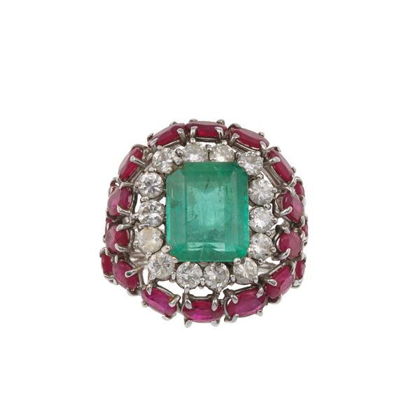 Emerald, ruby, diamond and gold ring