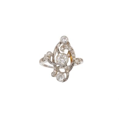 Anello con diamanti di vecchio taglio, montatura in oro bianco 750/1000