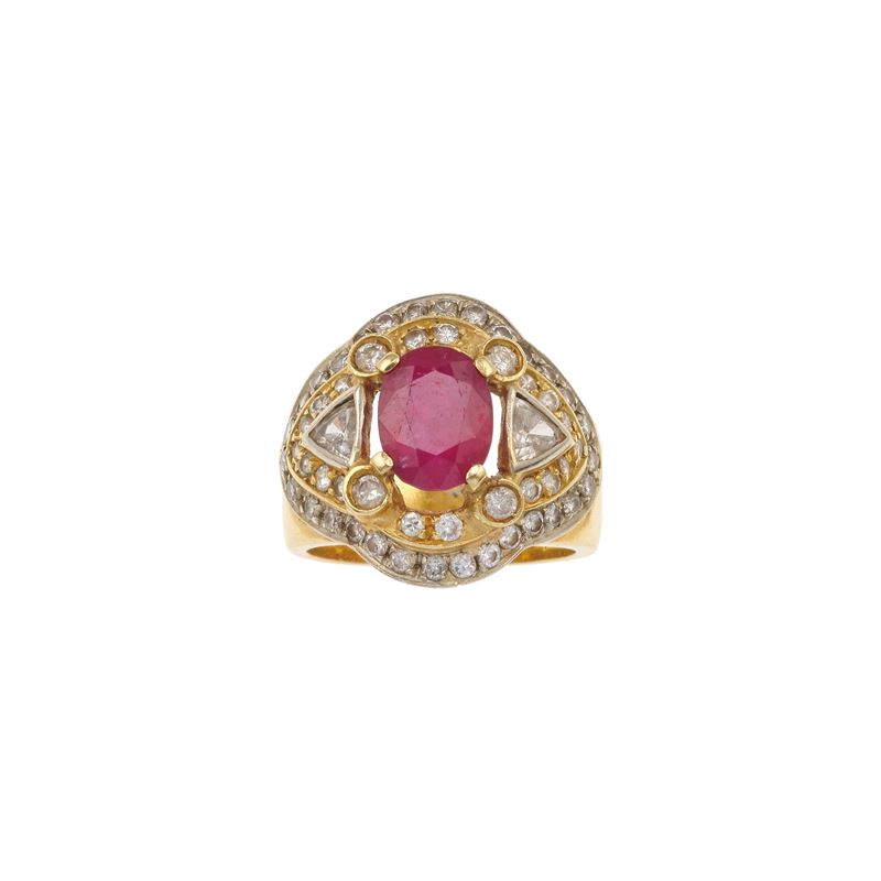 Treatment ruby, diamond and gold ring  - Auction Jewellery, silverware, furnishings, and objets d'art. A charitable bequest. - I - Cambi Casa d'Aste