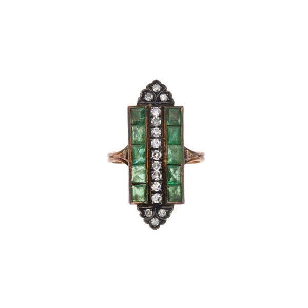 Emerald, diamond and gold ring