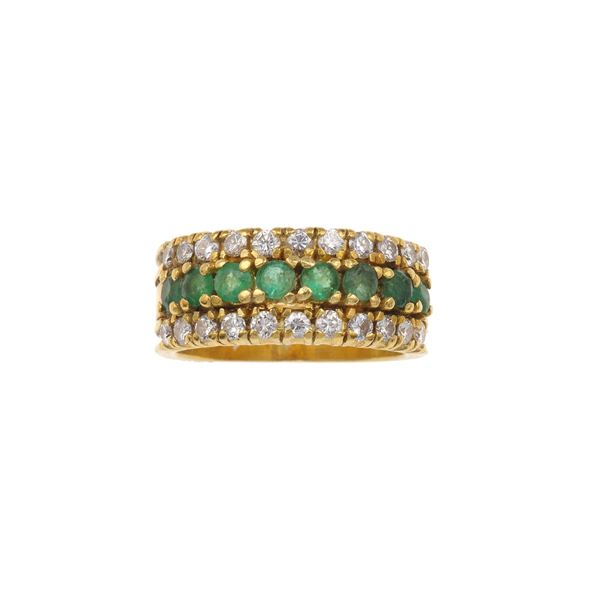 Diamond, emerald and gold ring