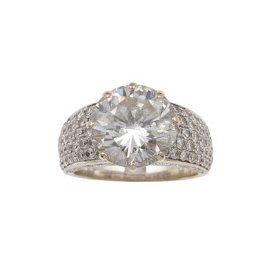 Anello in oro bianco 750/1000 con diamante taglio brillante (ct 7.18 circa)