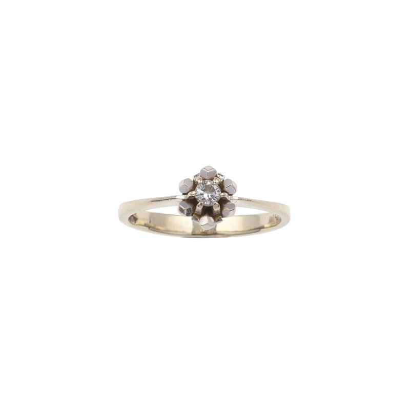 Anello con piccolo diamante di ct 0.05  - Asta Gioielli, argenti, arredi e oggetti d'arte. Un lascito per finalità benefiche - I - Cambi Casa d'Aste