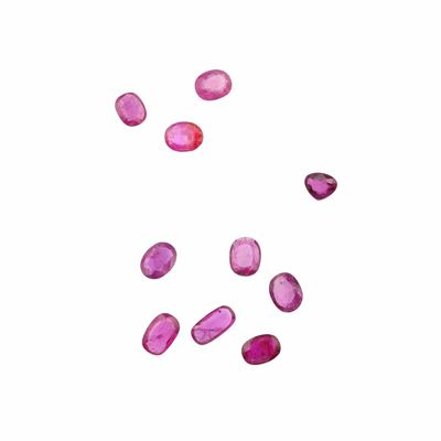 Lotto di 10 rubini, taglio misto, pietre trattate e non, ca. 15,00 ct totali complessive