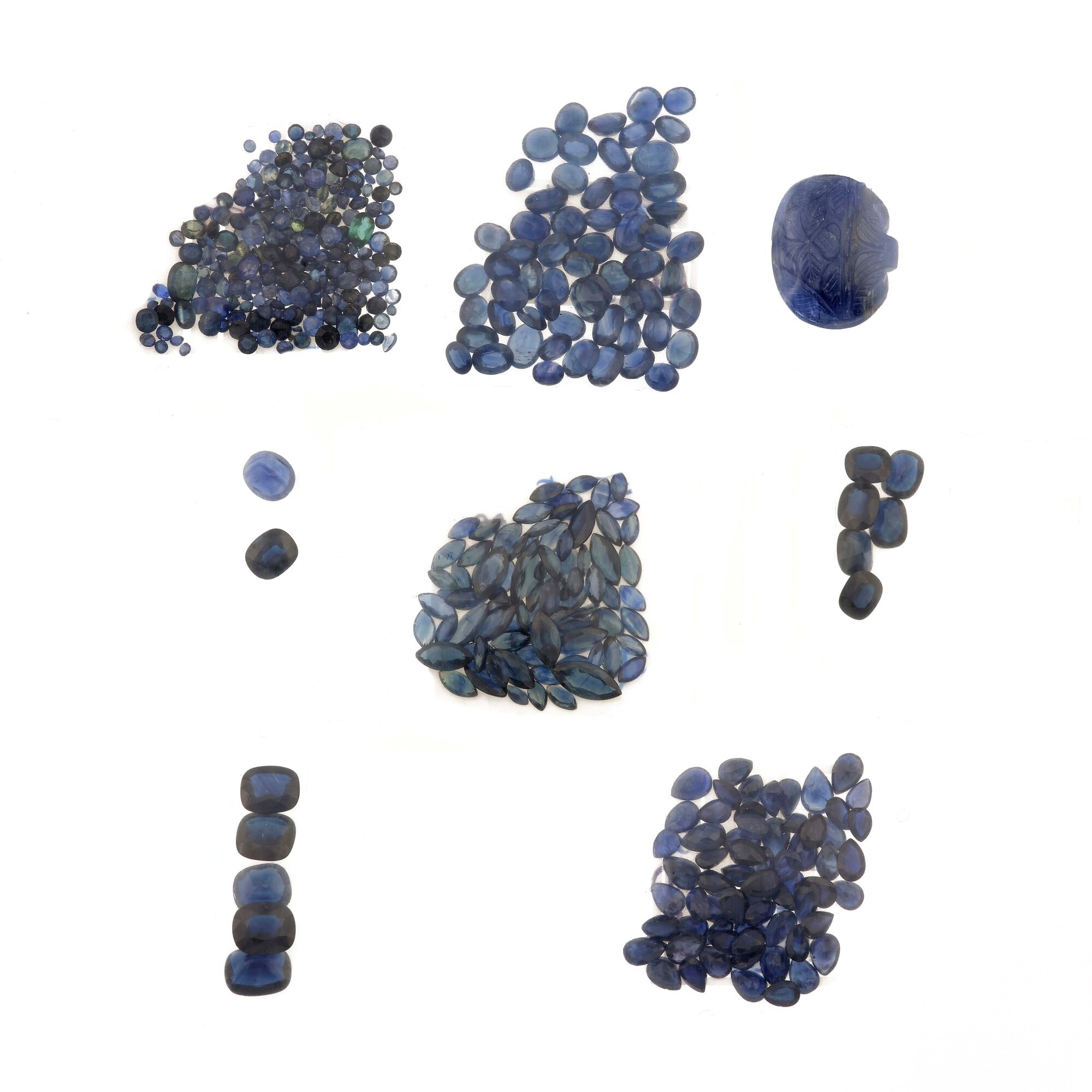 Lotto di zaffiri, taglio misto (trattati e non), per circa 265 ct complessivi