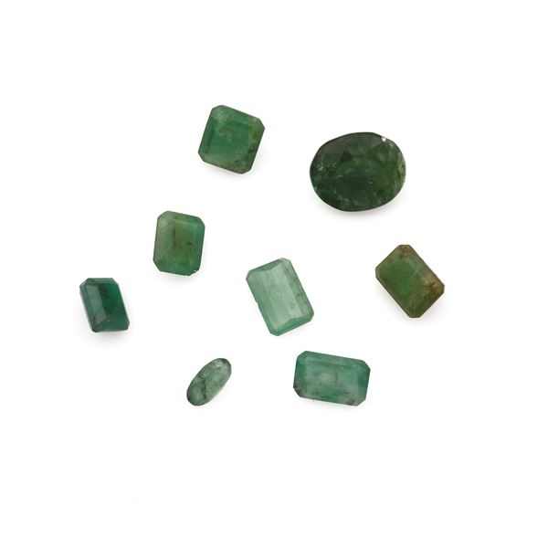 Collection of unmounted emeralds, of various shapes and treatments, with a total weight of approximately 17.00 carats