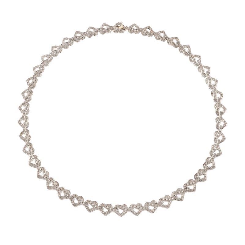 Diamond and gold "heart" necklace. One missing diamond  - Auction Jewellery, silverware, furnishings, and objets d'art. A charitable bequest. - I - Cambi Casa d'Aste