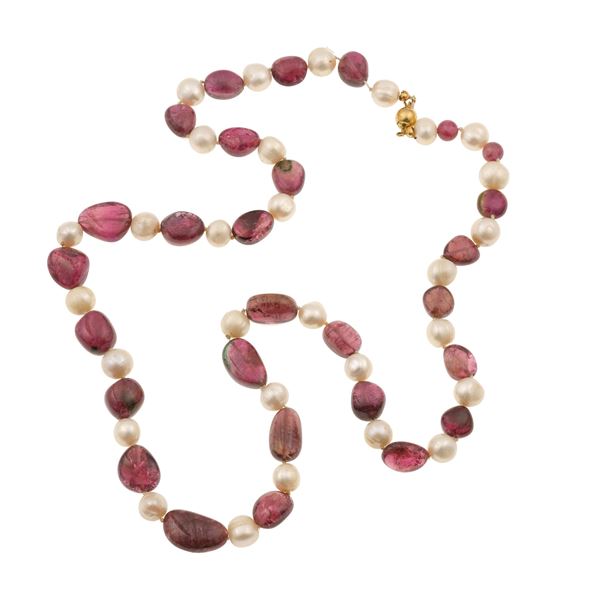 Collana con perle d’acqua dolce e tormaline burattate