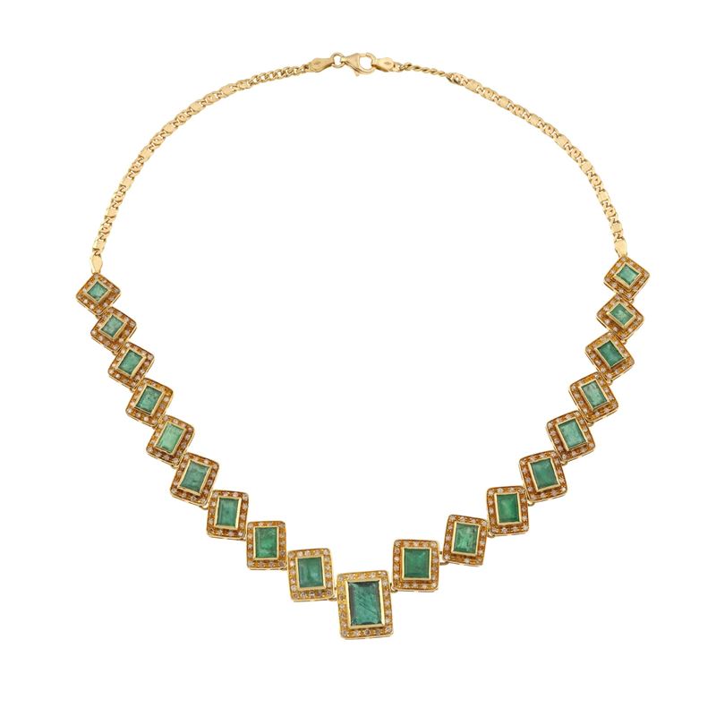 Emerald, diamond and gold necklace  - Auction Jewellery, silverware, furnishings, and objets d'art. A charitable bequest. - I - Cambi Casa d'Aste