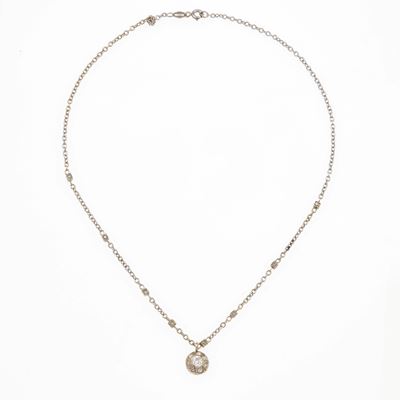 Catenina con piccoli diamanti, montatura in oro bianco 750/1000