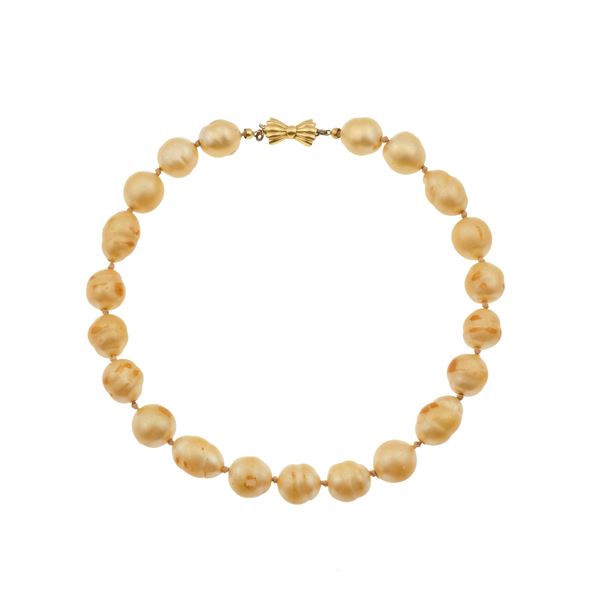 Collana con perle di imitazione