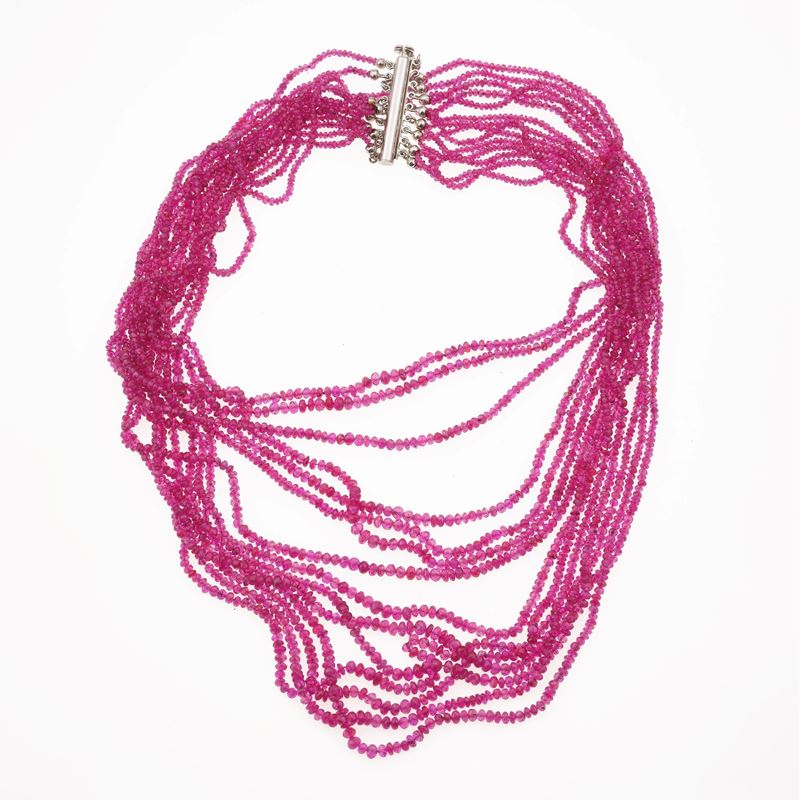 Ruby and gold necklace  - Auction Jewellery, silverware, furnishings, and objets d'art. A charitable bequest. - I - Cambi Casa d'Aste