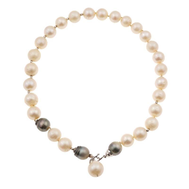 Collana con perle d'acqua dolce  - Asta Gioielli, argenti, arredi e oggetti d'arte. Un lascito per finalità benefiche - I - Cambi Casa d'Aste