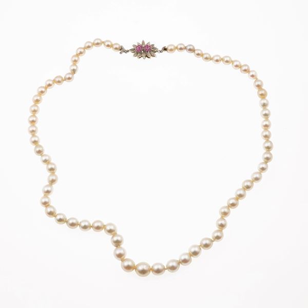 Cultured pearl necklace