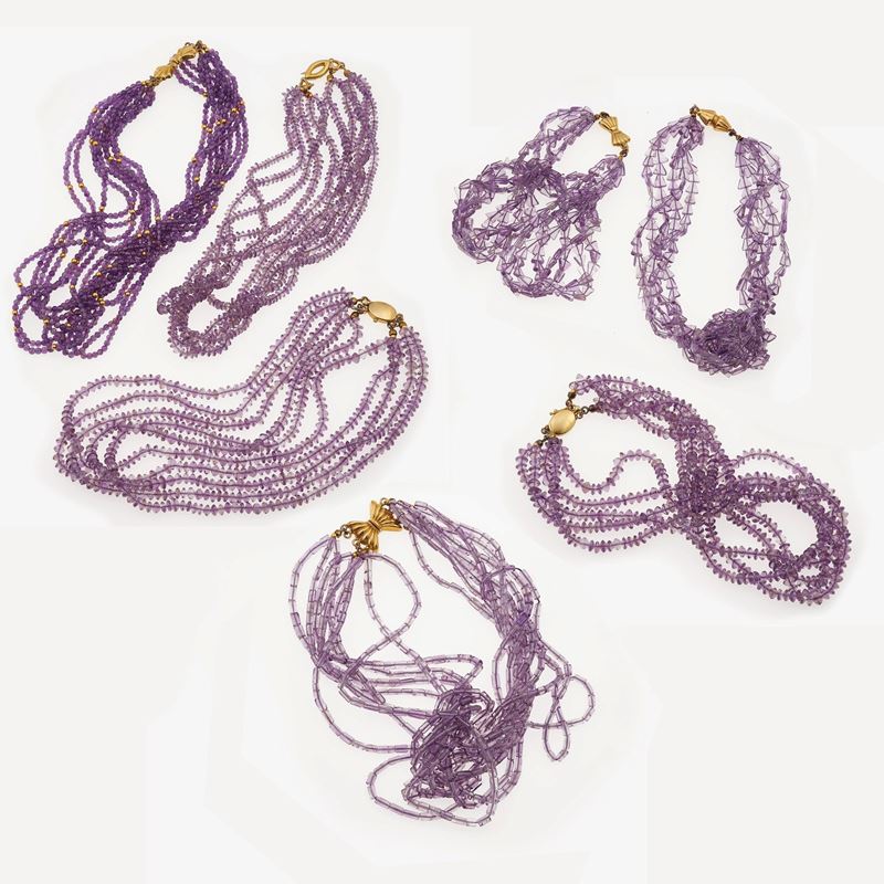 Seven amethyst and gold necklaces  - Auction Jewellery, silverware, furnishings, and objets d'art. A charitable bequest. - I - Cambi Casa d'Aste