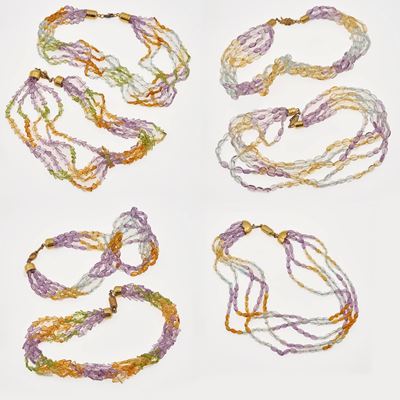 Sette collane a più fili di quarzi multicolor, fermagli in argento 925