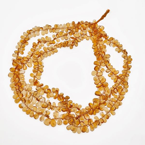 Strands of citrine quartz