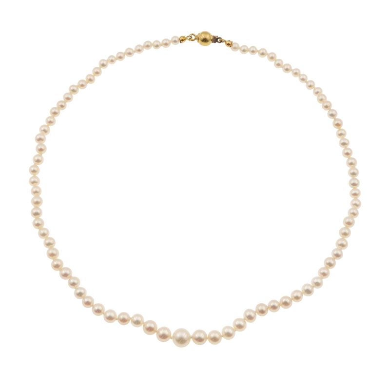 Cultured pearl and gold necklace  - Auction Jewellery, silverware, furnishings, and objets d'art. A charitable bequest. - I - Cambi Casa d'Aste