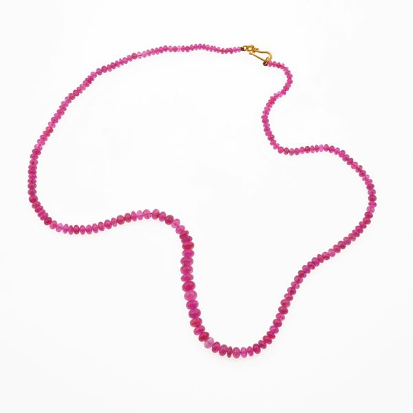 Collana ad un filo di rubini