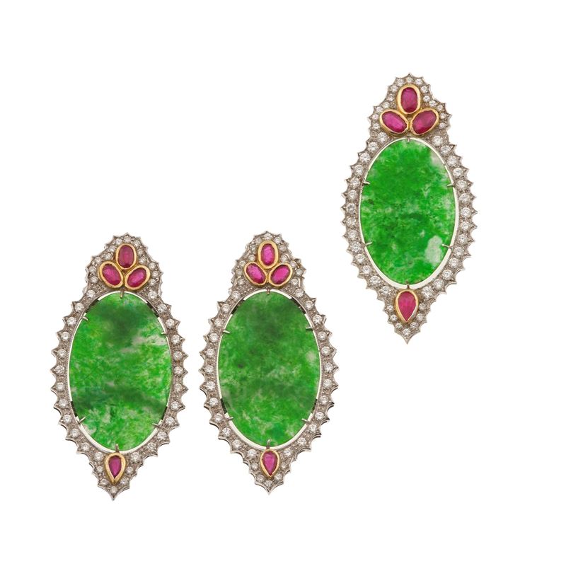 Tinted jadeite, diamond, ruby and gold demi-parure  - Auction Jewellery, silverware, furnishings, and objets d'art. A charitable bequest. - I - Cambi Casa d'Aste
