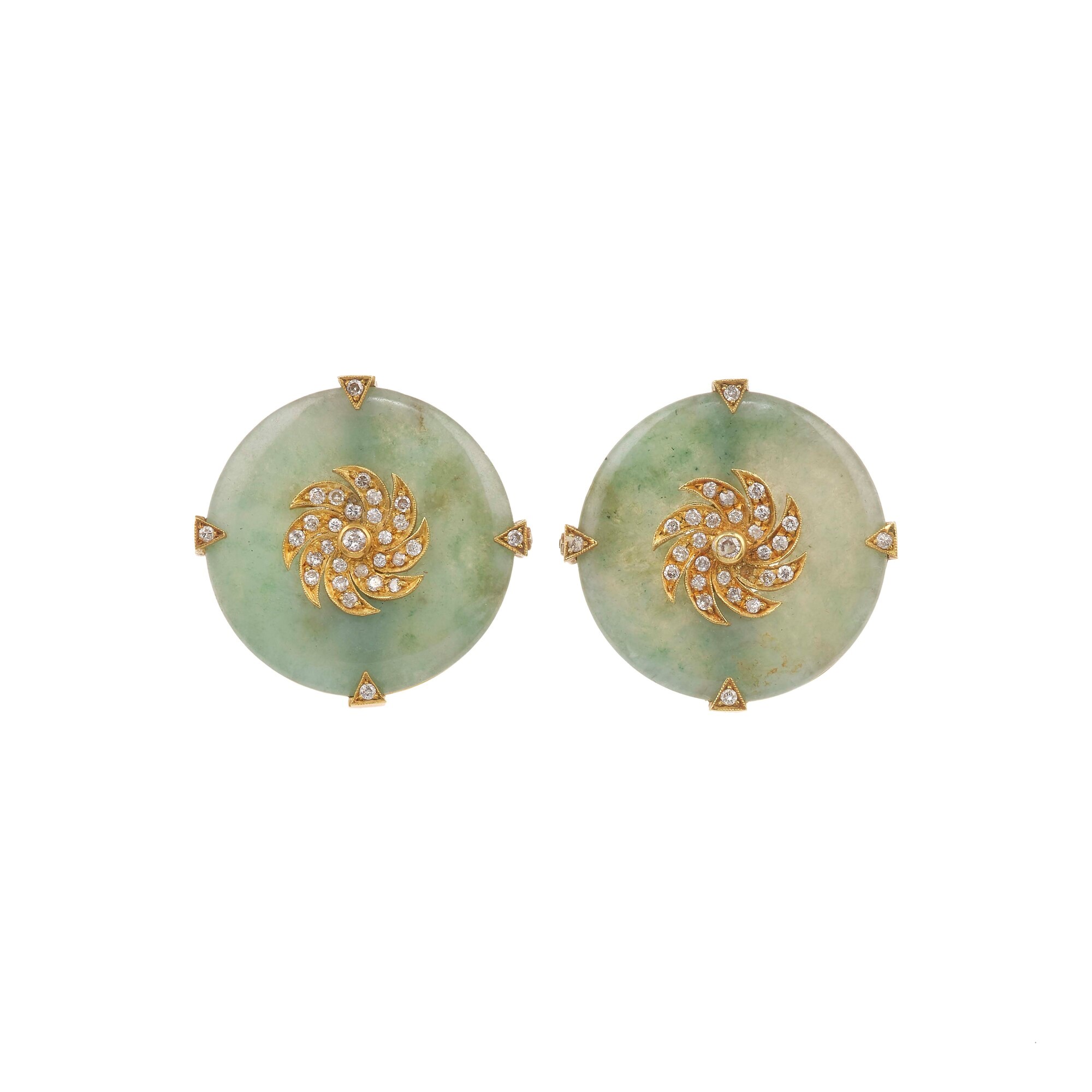 Demi-parure, orecchini e collana in oro giallo 750/1000 con giadeiti e diamanti