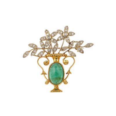 Spilla “vaso di fiori”, oro 750/1000 con smeraldo cabochon e diamanti