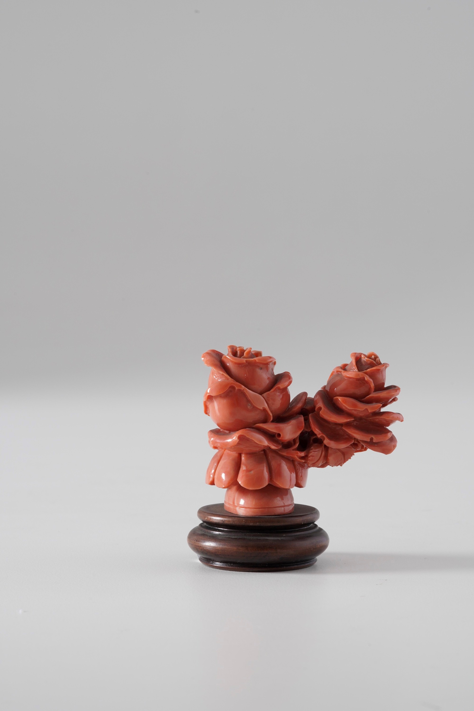 Rose in corallo, elemento decorativo