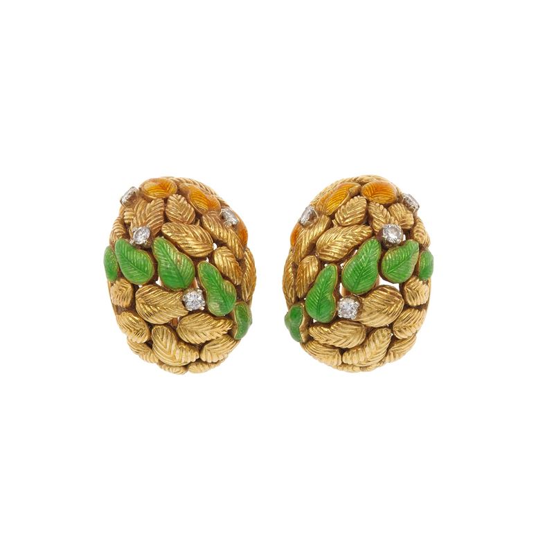 Pair of enamel, diamond and gold earrings  - Auction Jewellery, silverware, furnishings, and objets d'art. A charitable bequest. - I - Cambi Casa d'Aste