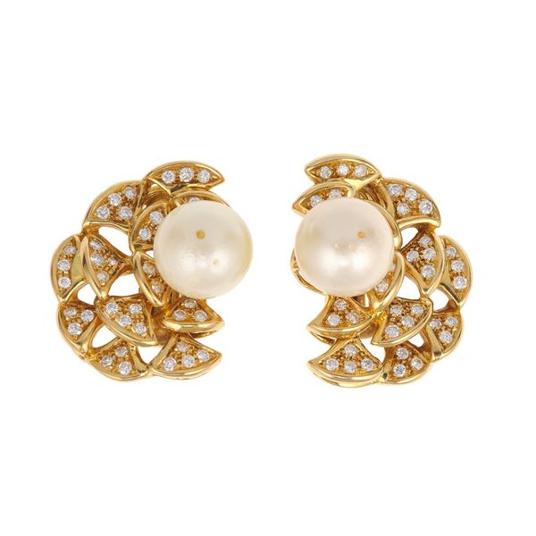 Pair of cultured pearl, diamond and gold earings
