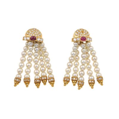 Orecchini pendenti in oro giallo 750/1000 con perle Akoya, rubini cabochon e diamanti