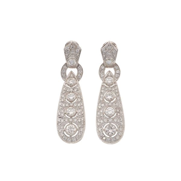 Orecchini pendenti con diamanti taglio brillante per totale ct 8.00 circa