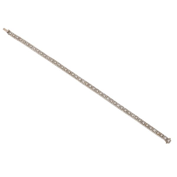 Diamond and gold line bracelet