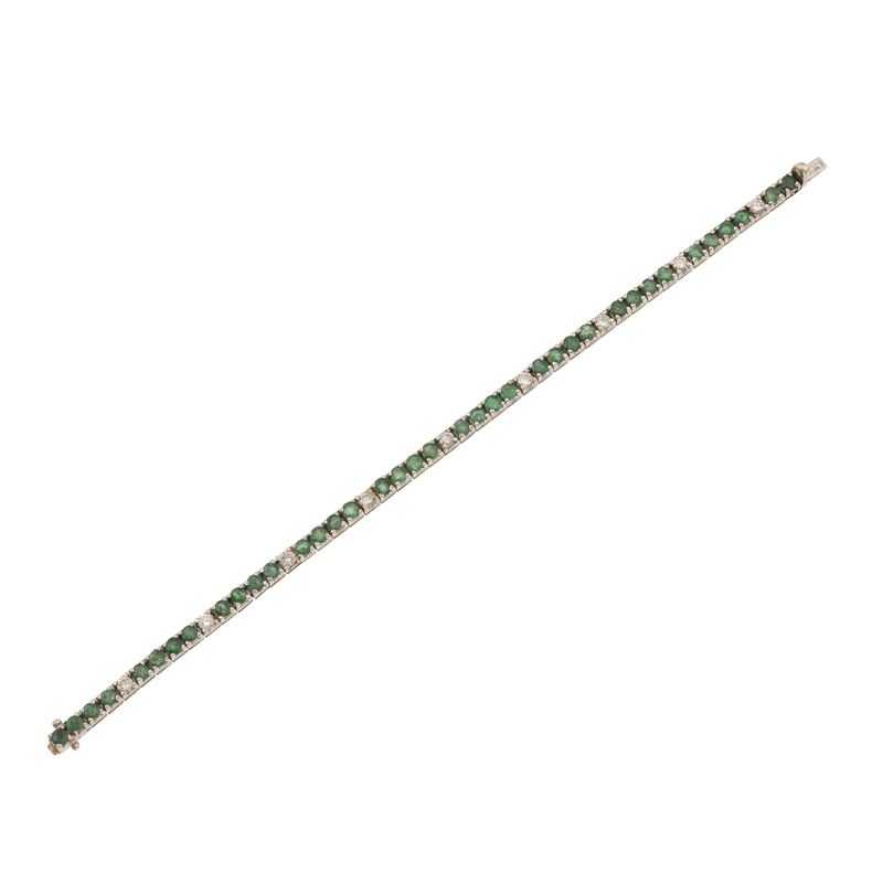 Emerald, diamond and gold line bracelet  - Auction Jewellery, silverware, furnishings, and objets d'art. A charitable bequest. - I - Cambi Casa d'Aste