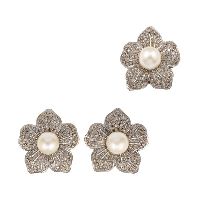 Cultured pearl, diamond and gold demi-parure  - Auction Jewellery, silverware, furnishings, and objets d'art. A charitable bequest. - I - Cambi Casa d'Aste