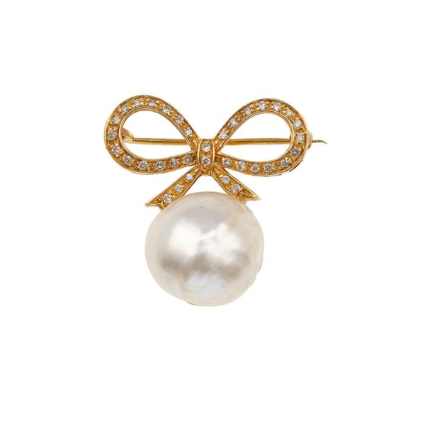 Australian pearl, diamond and gold brooch