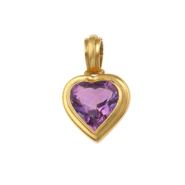 Amethystr and gold pendant