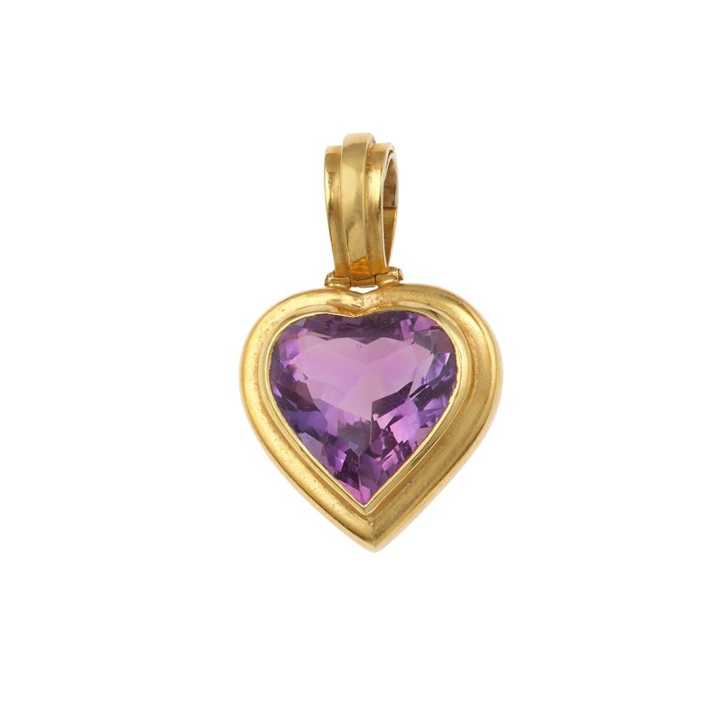 Amethystr and gold pendant  - Auction Jewellery, silverware, furnishings, and objets d'art. A charitable bequest. - I - Cambi Casa d'Aste