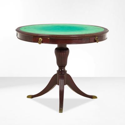 Inghilterra, Tavolino da gioco con piano in panno verde e quattro sedie, XX secolo