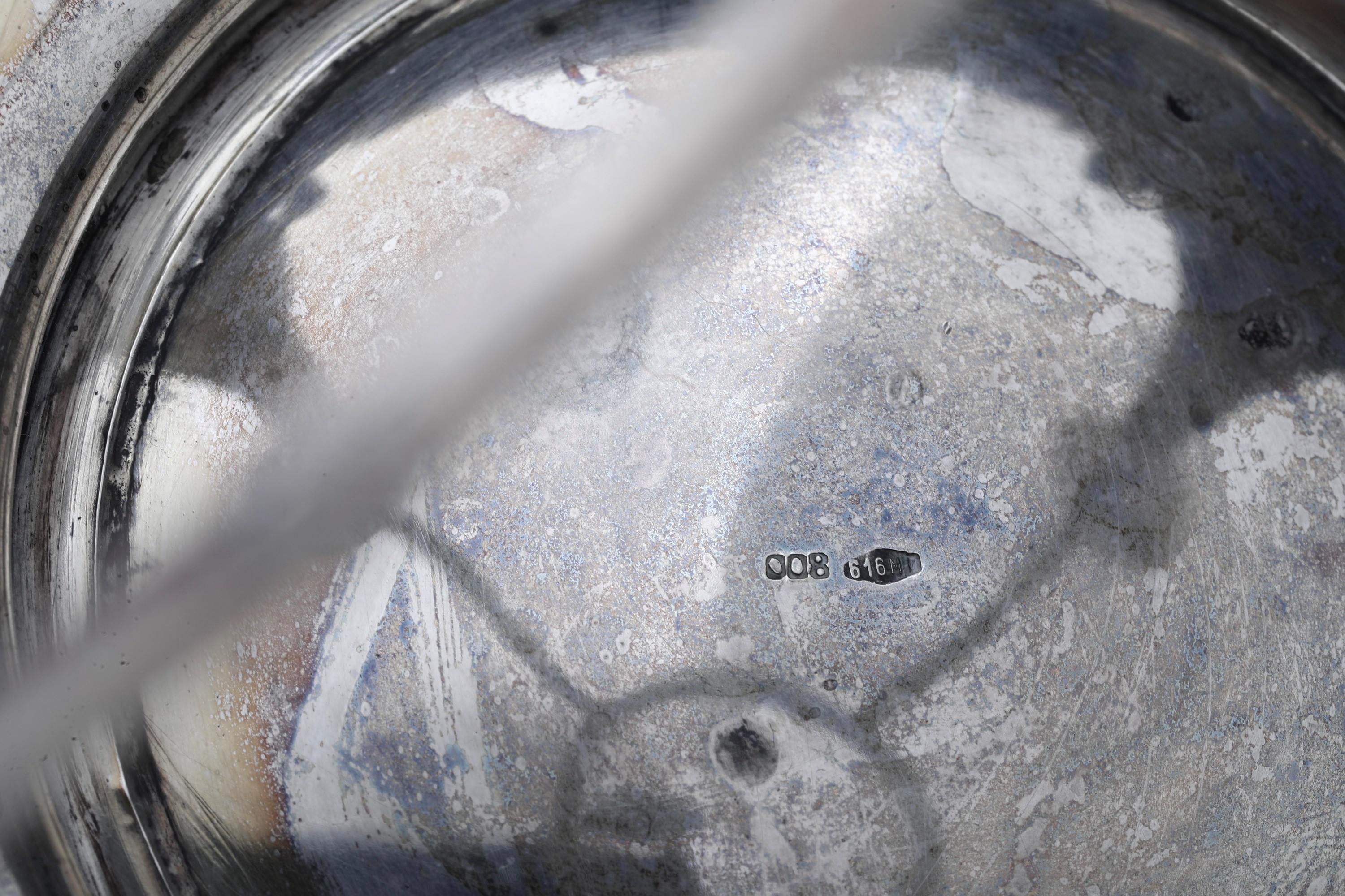 Pobbiati Virginio, Samovar in argento fuso e sagomato