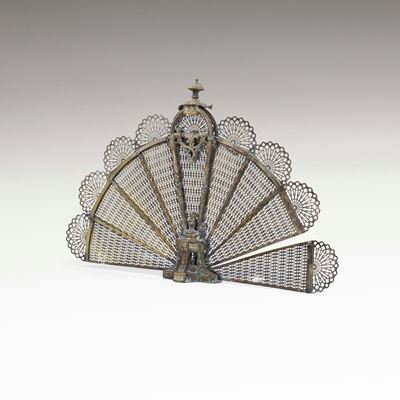 Parascintille a ventaglio, bronzo traforato e dorato, XX secolo