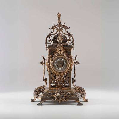 Pendola da tavolo in stile, XX secolo