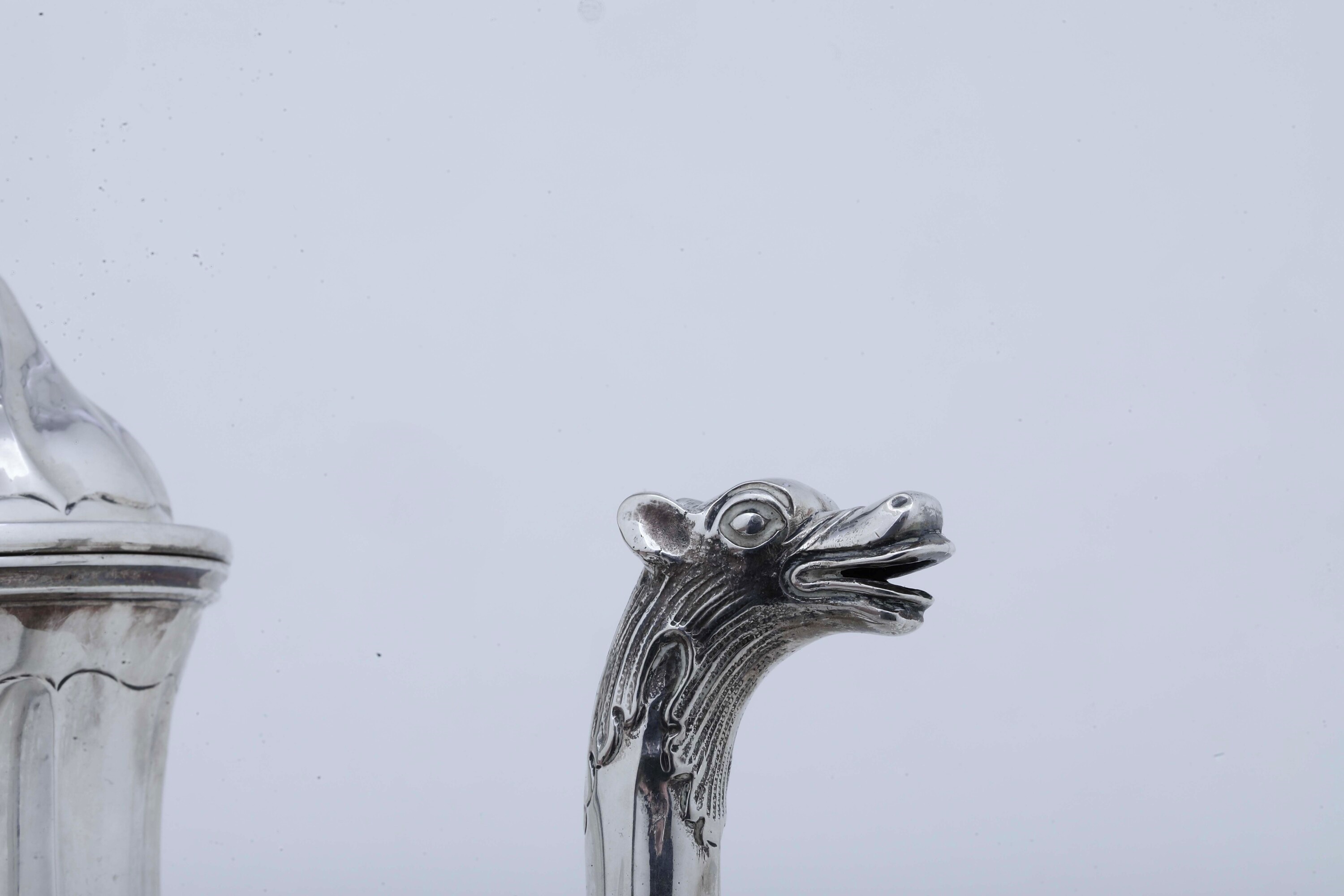 Argenteria italiana del XX secolo, Caffettiera in argento 925 a modello dell’argenteria genovese ...