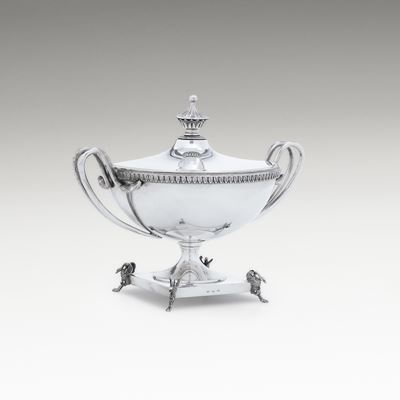 Achille Proserpio, Zuppiera in stile neoclassico in argento fuso e sagomato