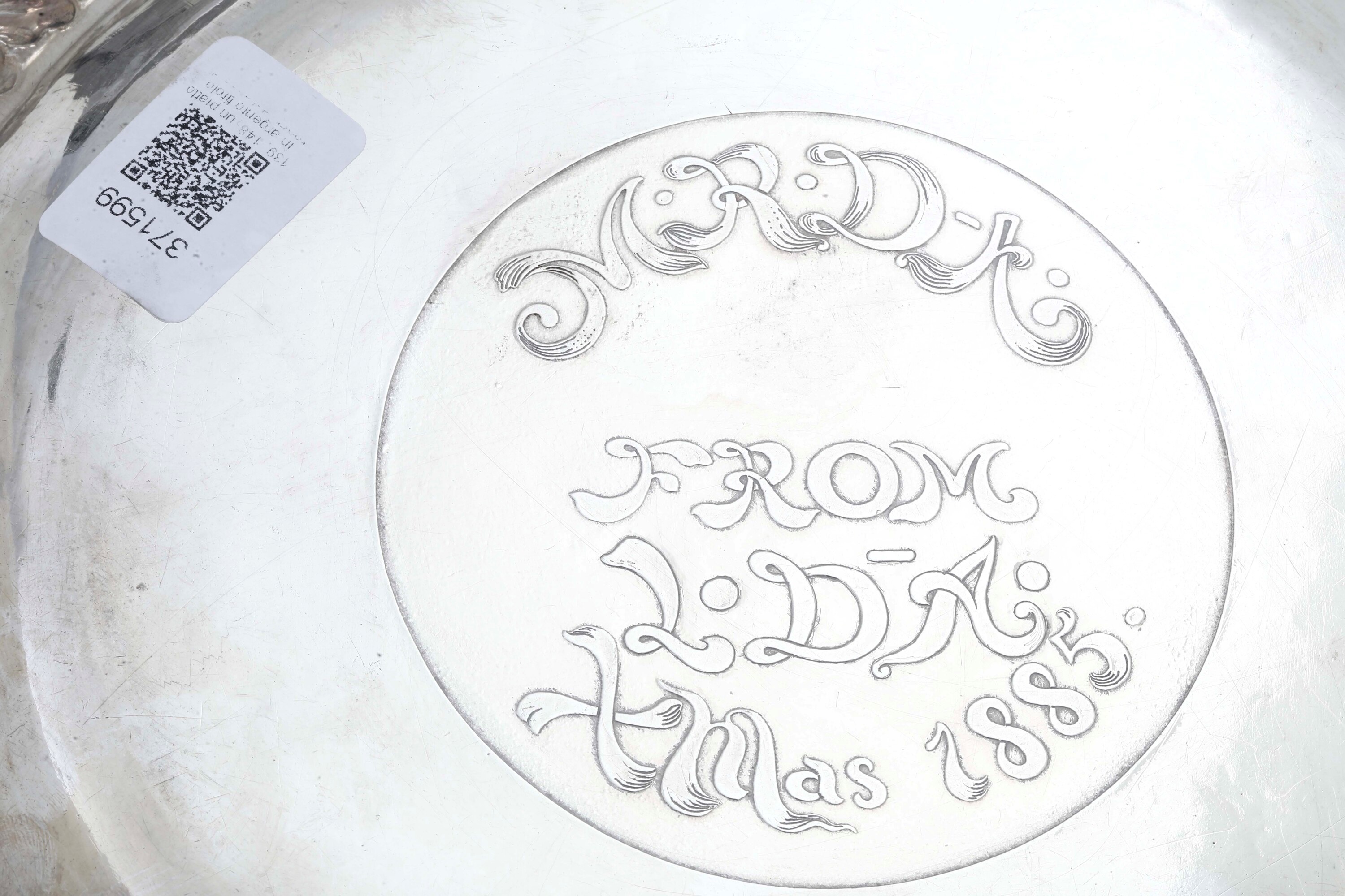 Mappin & Webb, Coppia di piatti commemorativi in argento 925