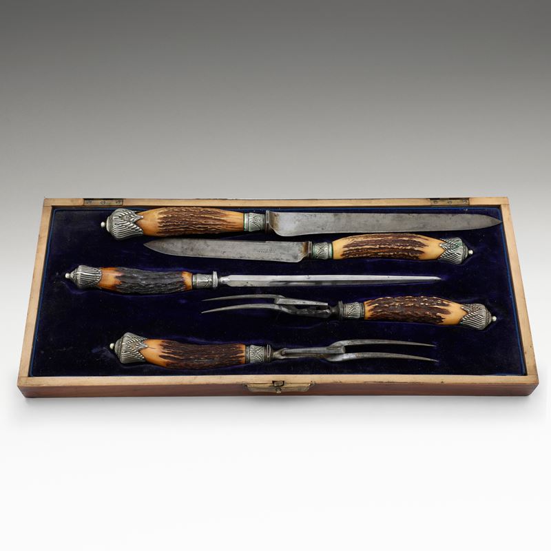 Posate da arrosto. Inghilterra metà del XX secolo  - Auction Jewellery, silverware, furnishings, and objets d'art. A charitable bequest. - I - Cambi Casa d'Aste